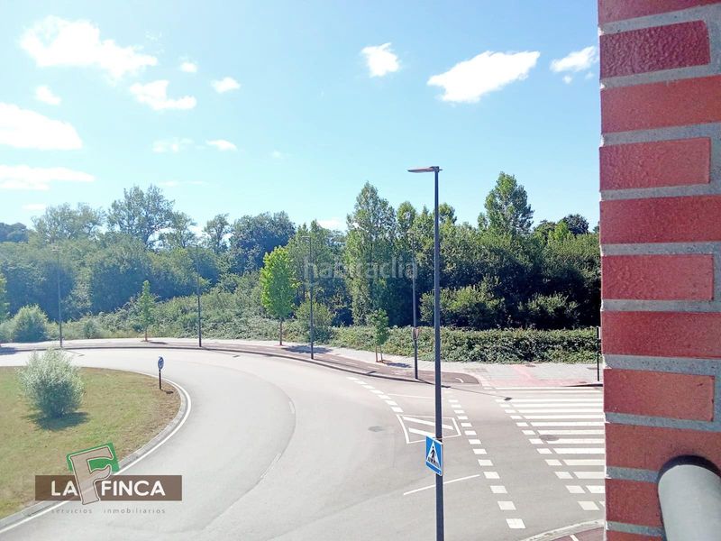 Foto 9f768a23-e40b-4800-8e38-b43a1e7f2f4c. Pis amb calefacció aparcament a Lugones Siero