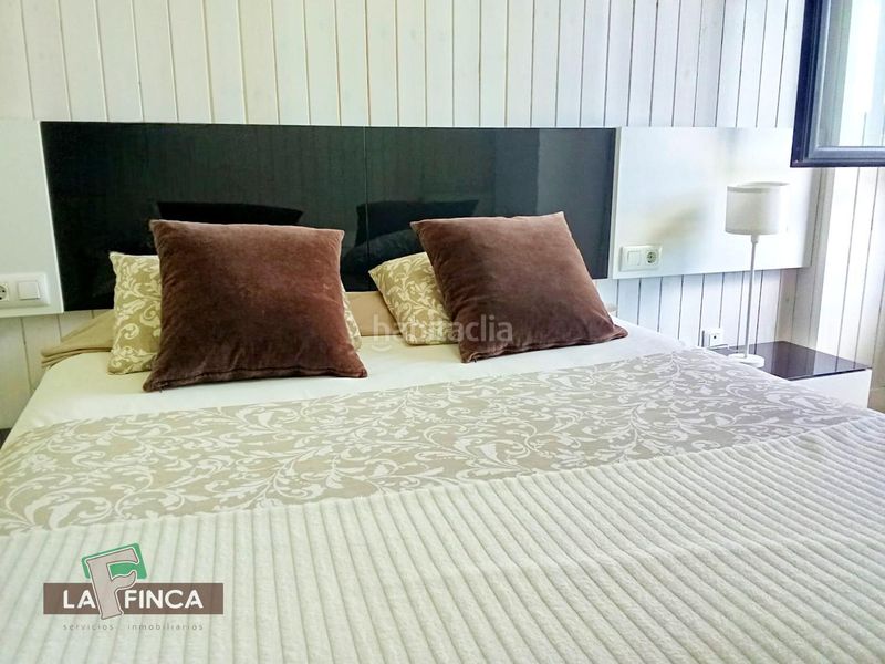 Foto f9259798-b5f3-4e4a-b9a4-bdee6995b70a. Pis amb calefacció aparcament a Lugones Siero