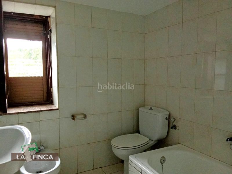 Foto 12d2fd7f-147b-4f9d-8367-a29d3bc76313. Casa adossada amb calefacció aparcament a Ribera de Arriba