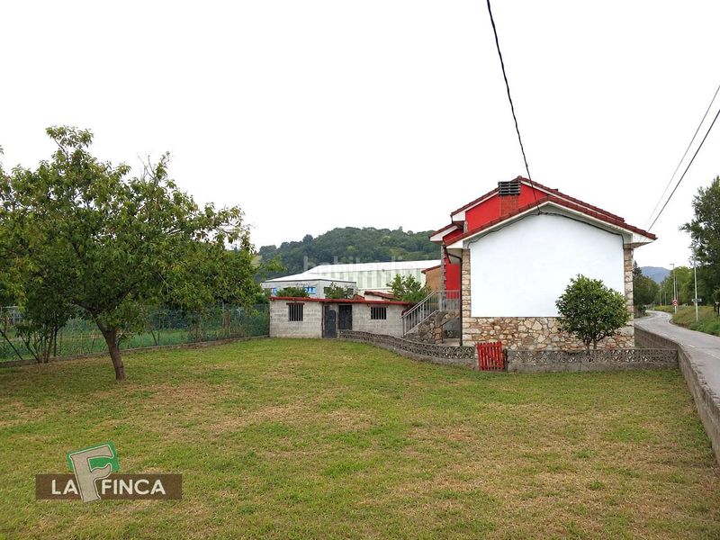 Foto 5956c6e9-5667-4133-a3f0-216aeadc8dd9. Casa adossada amb calefacció aparcament a Ribera de Arriba