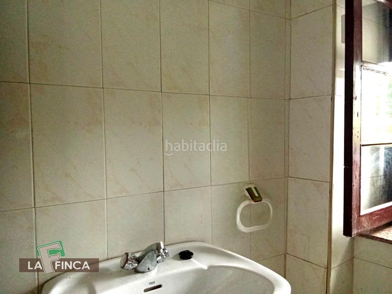 Foto ac6b01eb-2b28-4f0b-aa7f-bca2ffd20986. Casa adossada amb calefacció aparcament a Ribera de Arriba