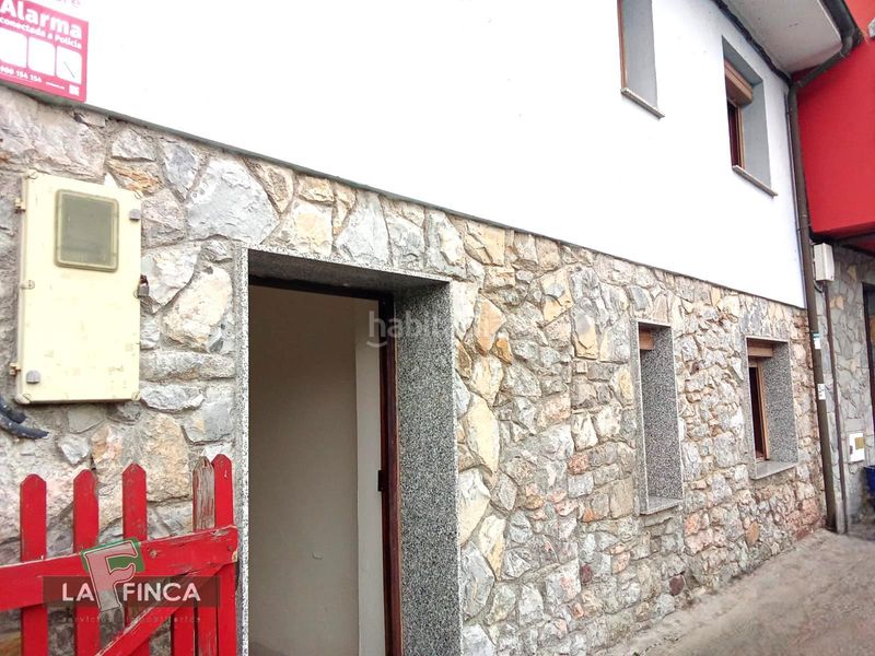 Foto c2dd58b2-ba59-4b95-b478-4436c57b757e. Casa adossada amb calefacció aparcament a Ribera de Arriba