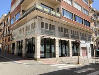 Alquiler Local Comercial  Carrer magallanes. Excelente local cntrico en denia
hace esquina con las calles d