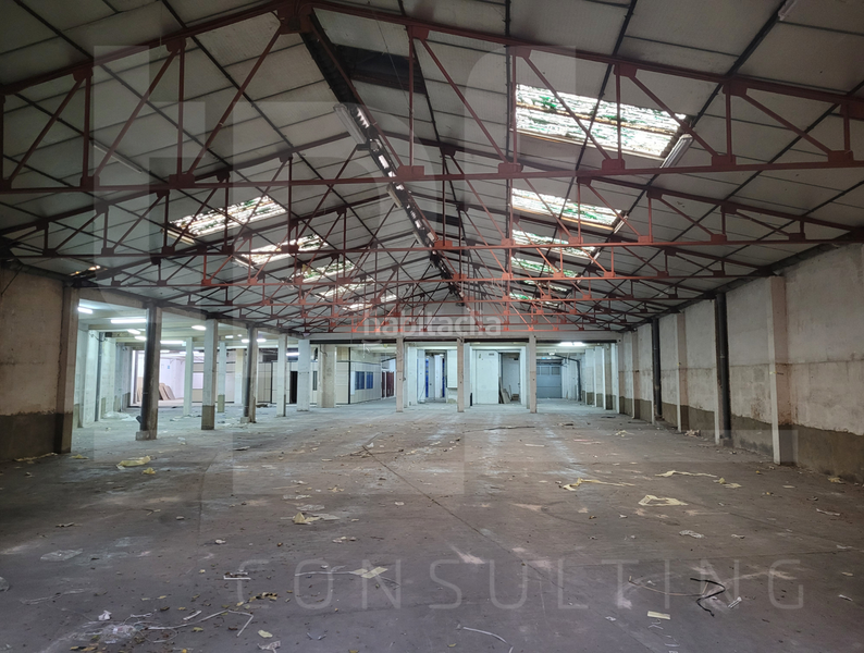 Foto 2a1e7767-b1a6-46dc-bb9d-98ba4a221fe9. Locale commerciale in carrer de la democràcia 53 in Valencia