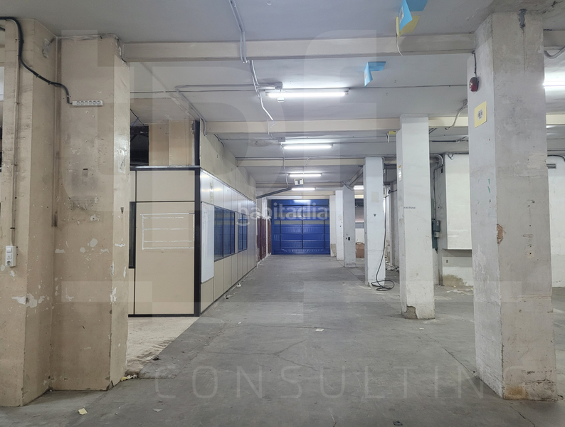 Foto 4f996988-e491-485a-ade2-d9bad5a425a7. Locale commerciale in carrer de la democràcia 53 in Valencia