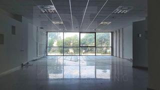 Location Bureau  Carrer poniente. Amplia oficina en el centro de negocios reva  gastos incluidos