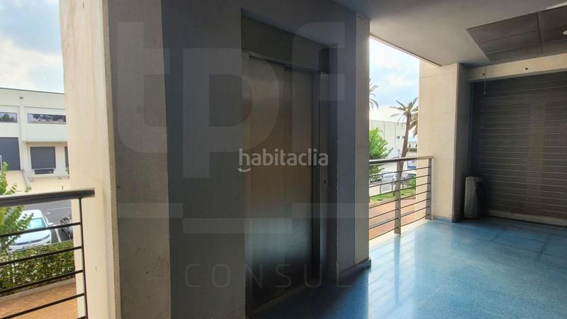 Foto c009ed4b-393f-49b9-9228-9f2db8c6bb13. Alquiler oficina  de 116 m en ribaroja en Riba - roja de Túria