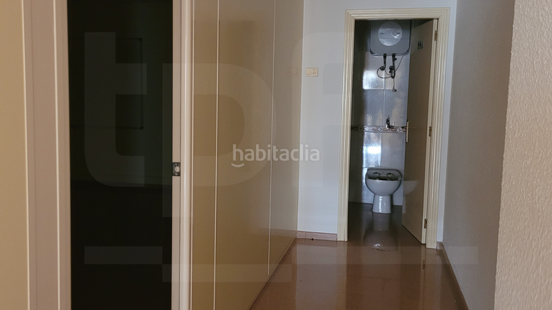 Foto 5161a7d8-e1a6-47e8-88e2-8fb69e95d1a4. Oficina  de 119 m en Almussafes