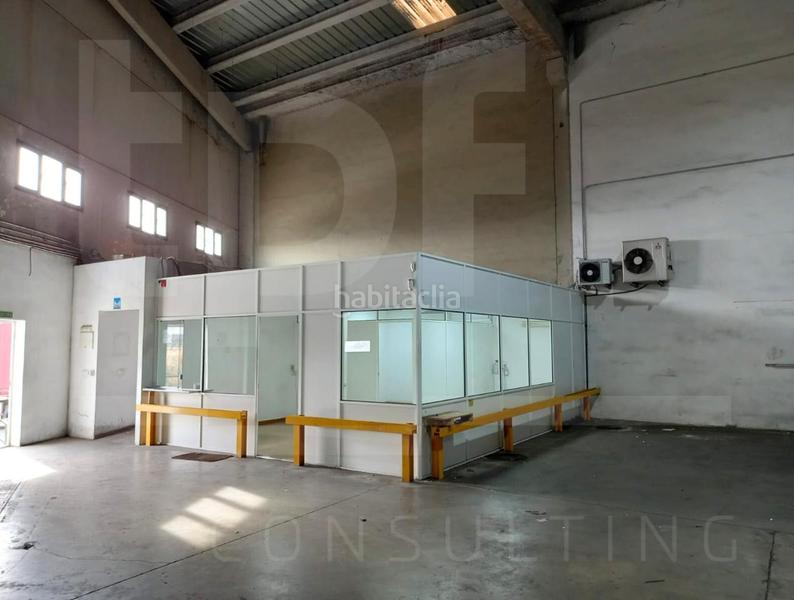 Foto 607fbfeb-285d-4bbc-a2aa-c1b26f847f1d. Miete fabrikhalle in Riba - roja de Túria