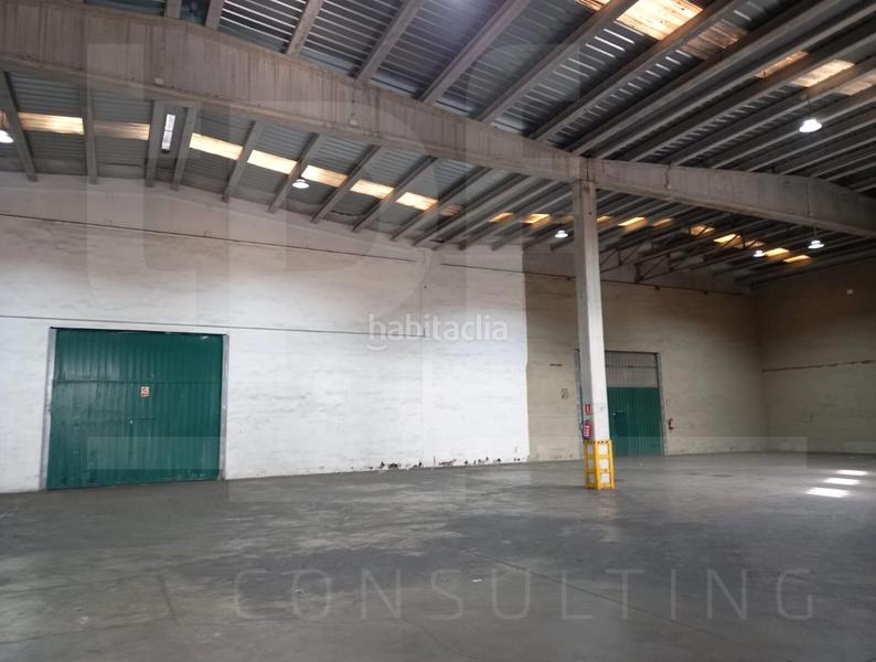 Foto 6e6c852f-3647-48c1-8221-b04f4b9abfef. Miete fabrikhalle in Riba - roja de Túria