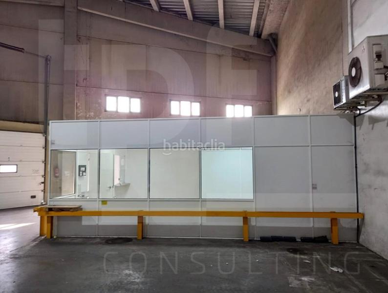 Foto 9af73265-99c3-429d-ab22-83e44232f2ef. Miete fabrikhalle in Riba - roja de Túria