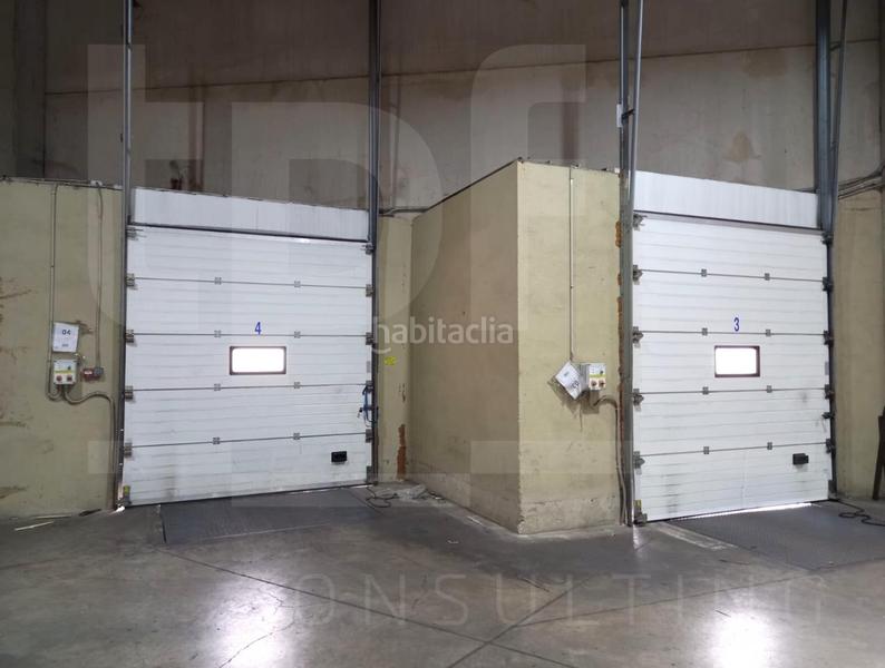 Foto f58b97c8-8b91-4087-8f6f-1c56c4b00e0d. Miete fabrikhalle in Riba - roja de Túria