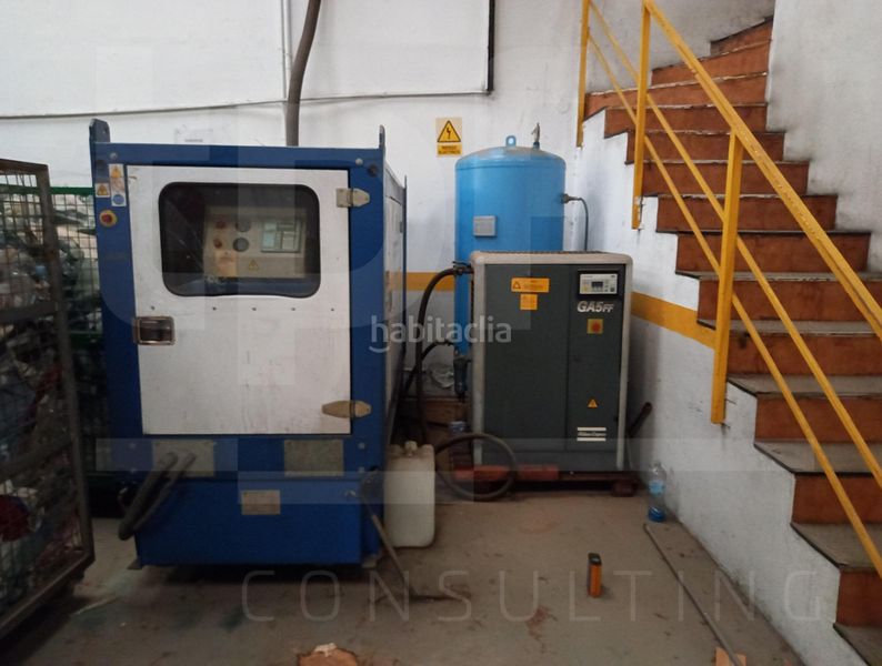 Foto 4bf03ae5-56ad-4995-9431-5c2a327a97b1. Nau industrial a Quart de Poblet