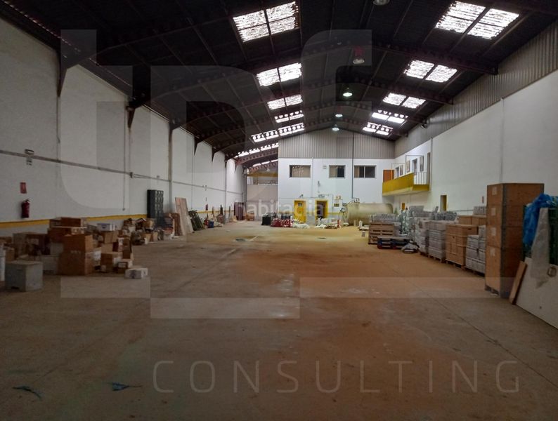 Foto 588c2737-a80a-41c1-b49c-d44e865c66b3. Nau industrial a Quart de Poblet