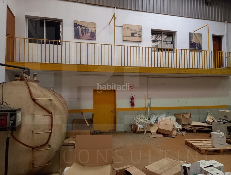 Foto dcbb0c06-0821-4830-8062-34ce1fe5ef39. Nau industrial a Quart de Poblet