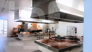 Fabrikhalle  Carrer traginers. Nave de 927 m en lalcúdia  cocina industrial central