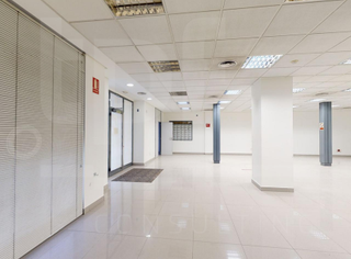 Rent Business premise  De la constitució. Local comercial en av. de la constitución, valencia
