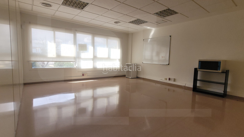 Foto 5b21aaa4-5a9e-43bc-b0c4-723629d2a762. Alquiler oficina  de 119 m en Almussafes