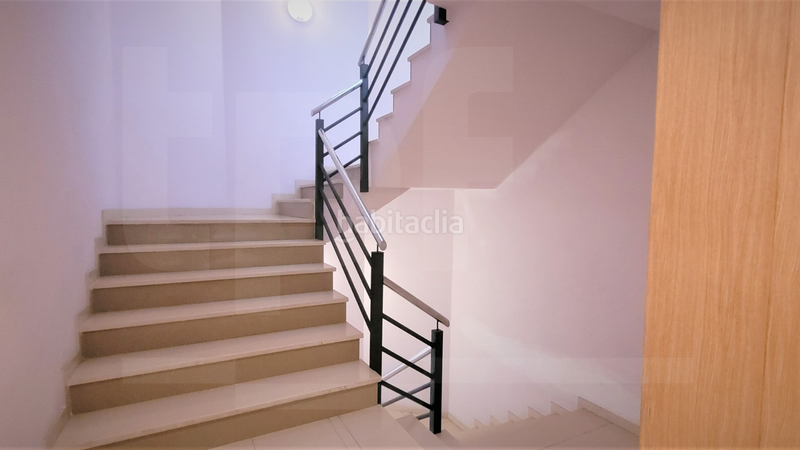 Foto f7f719dd-2e3d-4297-894f-4a97b8d5c045. Alquiler oficina  de 119 m en Almussafes