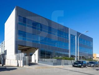 Lloguer Oficina  Ciudad de elda. Edificio de oficinas con aparcamiento en paterna