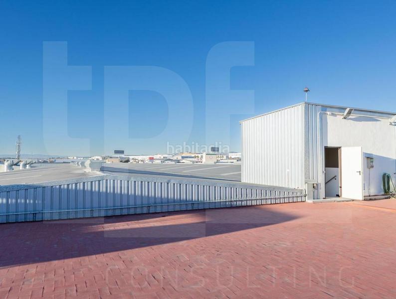 Foto ca4f39ea-b578-47e0-b46c-682c26b32563. Affitto ufficio con parcheggio in Fuente del Jarro Paterna