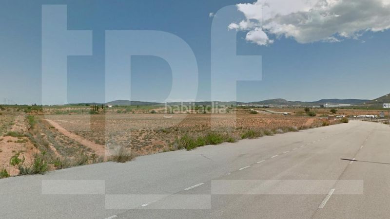 Foto 7c26db4d-7b1a-40ce-bec6-0880b79a4606. Solar industrial a Vall d´Alba