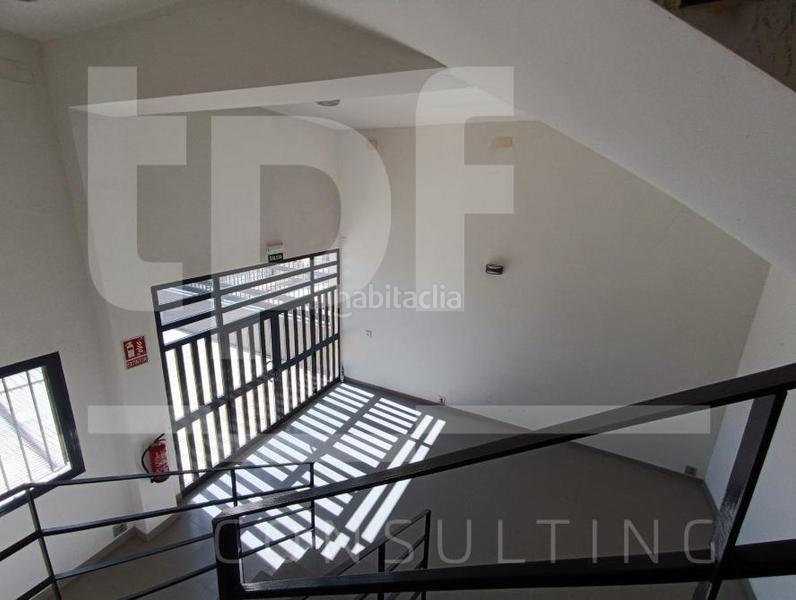 Foto ddc6c1d9-dbc9-4471-94e2-9b79d7003251. Alquiler oficina  de 440 m en Fuente del Jarro Paterna