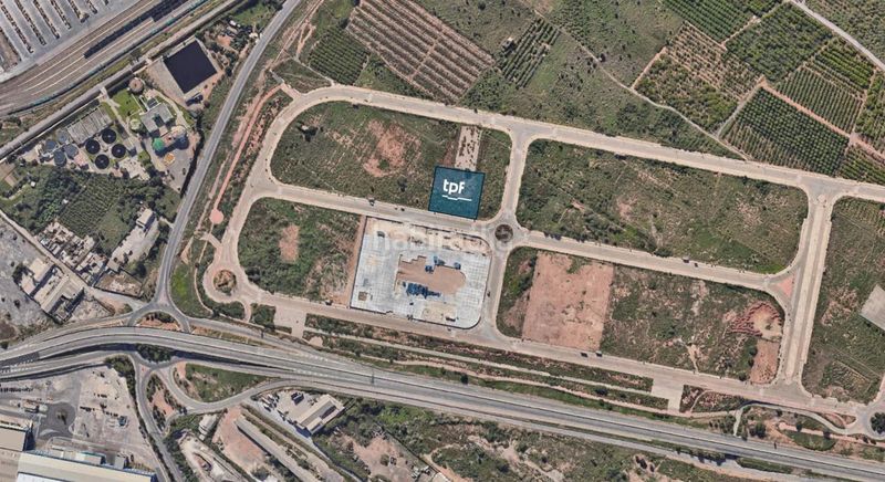 Foto a8891e08-1837-4c39-8c71-5c39137c9338. Solar industrial a Avenida de Abril-9 de Octubre Sagunt