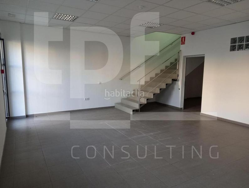 Foto be4a7974-6473-4318-8b51-635efb653a78. Location bâtiment à usage industriel dans Riba - roja de Túria