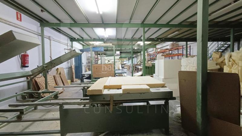 Foto 15de2052-fbd0-4702-9b0b-7a2d5faf61e8. Capannone industriale in Quart de Poblet