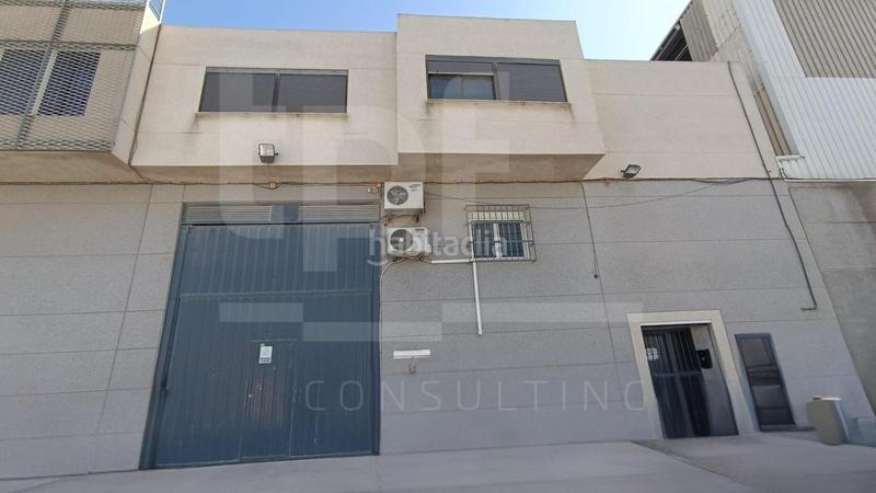 Foto b2764b66-455a-4029-9229-01434d02ef5a. Capannone industriale in Quart de Poblet