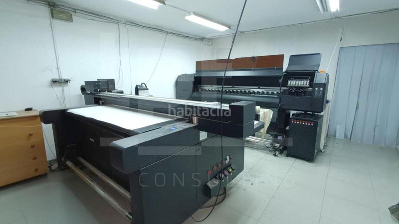 Foto d3e76fe2-3ee8-498a-a7b1-199c0ee36c5c. Capannone industriale in Quart de Poblet