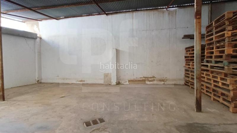 Foto e5ed07f2-7cb5-4c46-9667-6875bd1334f3. Capannone industriale in Quart de Poblet