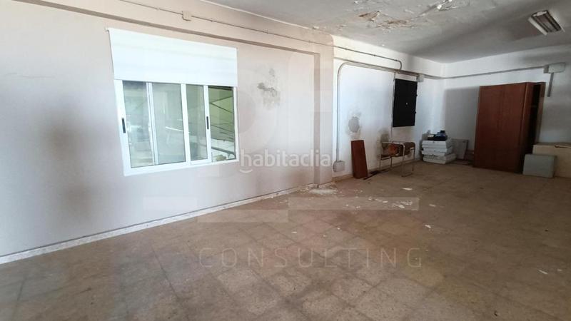 Foto fe39c0d5-9891-418d-b55c-fb78afd45395. Capannone industriale in Quart de Poblet