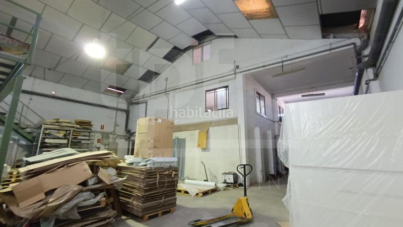 Foto 4b06d861-1935-4fac-b76e-f2210bc7ced0. Nau industrial a Quart de Poblet