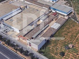Nau industrial a Comarques del país valencia 132. Nave industrial de 6.530 m en primera línea de la a3 en quart de
