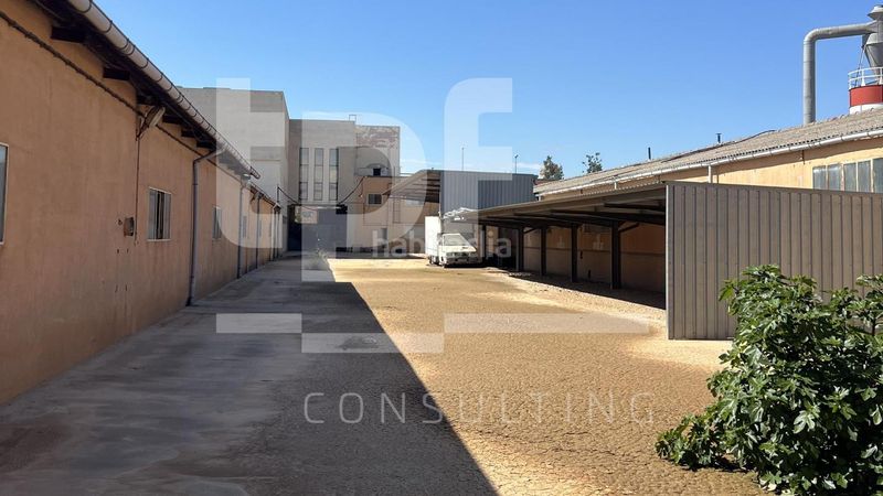 Foto 530d5ef6-f98a-490b-bad3-30cb7769aa8f. Solar industrial a Quart de Poblet