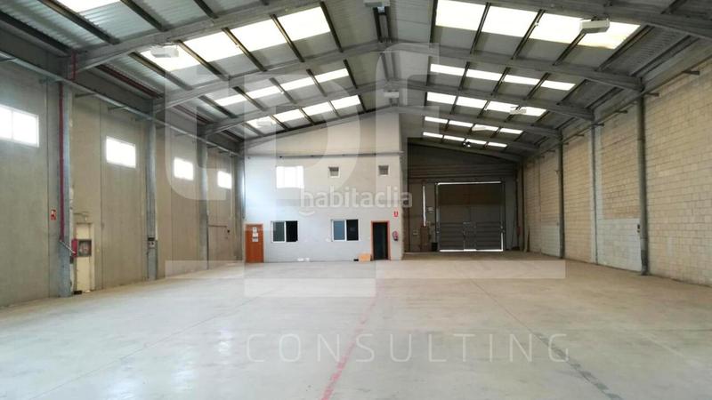 Foto 1274ff47-4067-465e-95b0-3e1742b7baf6. Miete fabrikhalle in Riba - roja de Túria