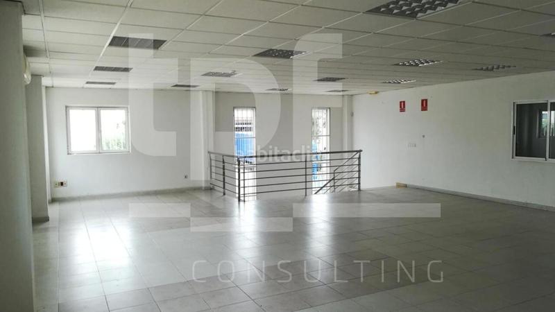 Foto b2b269ba-2b29-4da4-8aff-e2d56bf64ad6. Miete fabrikhalle in Riba - roja de Túria