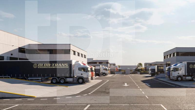 Foto 1e8e2c8b-3282-41b6-8cbf-f5a4f58be7f7. Lloguer nau industrial a Silla