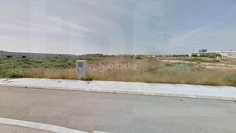 Foto c581b447-e395-4599-81e0-252504a6ea87. Alquiler terreno residencial suelo industrial de 1.152 m en Silla