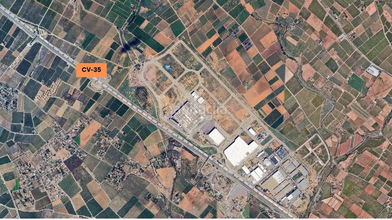 Foto c5aa5611-0027-467e-83ca-4051ab525d23. Terreno residencial suelo industrial de 5.777 m valencia en Llíria