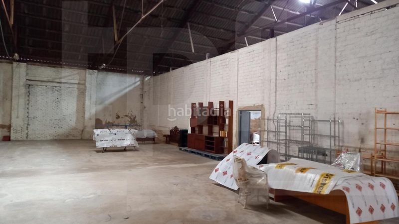 Foto 24e0ba6f-23d1-4d3b-8d99-22a09424cc46. Rent business premise in Benetússer