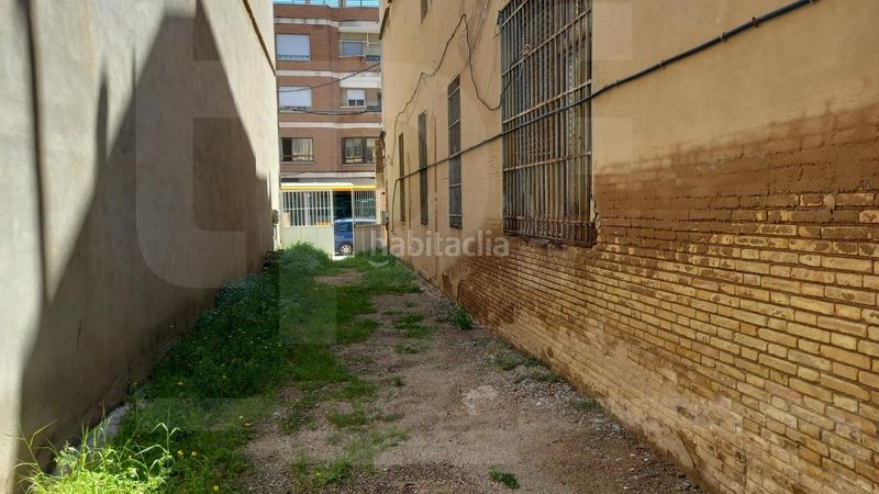 Foto b85d8fdf-fd72-4d4d-b404-418fa73a3330. Rent business premise in Benetússer