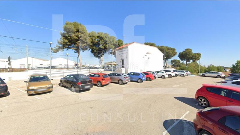 Foto e81f7afa-36cc-4657-aa9e-23589596b574. Fabrikhalle in Fuente del Jarro Paterna