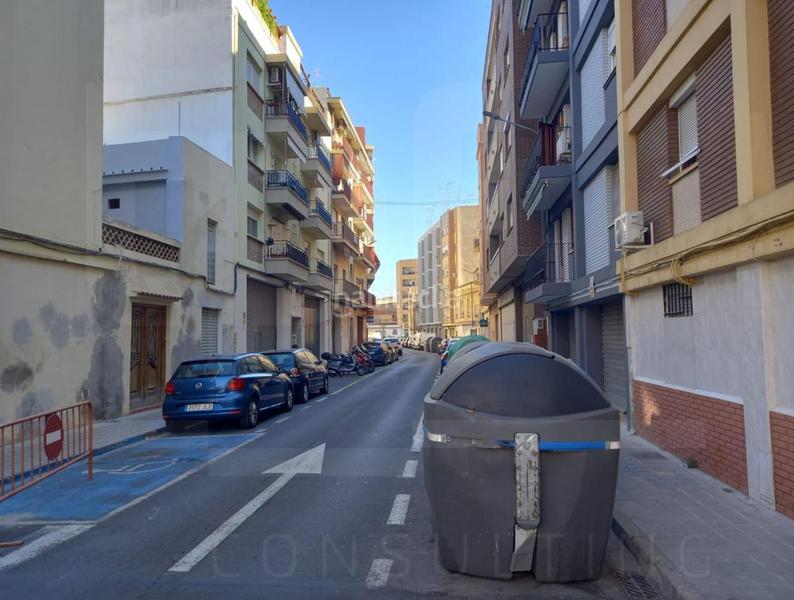 Foto b847136c-0a3a-4a03-b30c-9278ec9c7101. Fabrikhalle in La Constitución-Canaleta Mislata