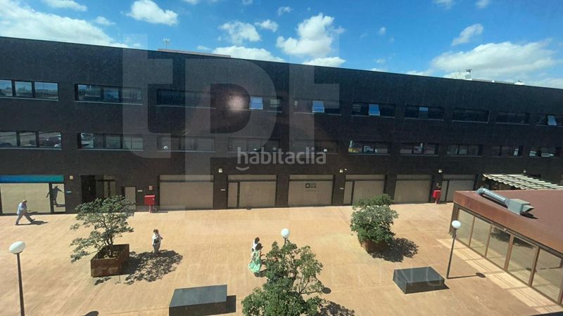 Foto be5af8e5-894a-4f3c-b242-73be6c5e557a. Location bureau dans Beniparrell