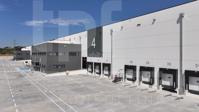 Foto e66b25cd-04d3-4f94-84a4-c6c5495511c6. Location bâtiment à usage industriel dans Camí de Paterna-Lloma del Calderer Bétera