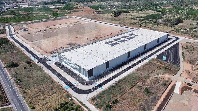 Foto b45b33e7-67cd-4c69-8a8a-6a676b6a5cc4. Location bâtiment à usage industriel dans Camí de Paterna-Lloma del Calderer Bétera