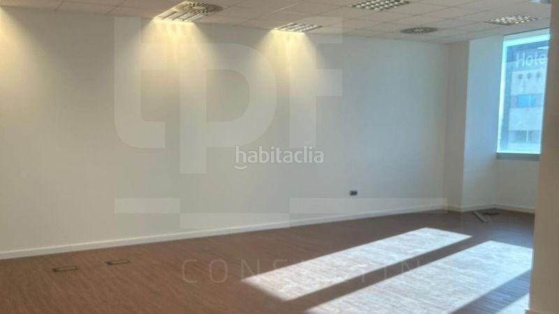 Foto 26f35a9c-0aa8-4278-89ca-d0543d71538c. Miete büro mit parking in Fuente del Jarro Paterna